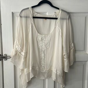 Leifsdottir Cream Flutter Sleeve Asymmetrical Blouse